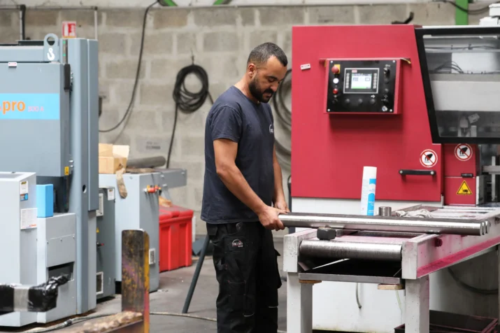 Machine à découpe avec scies Behringer